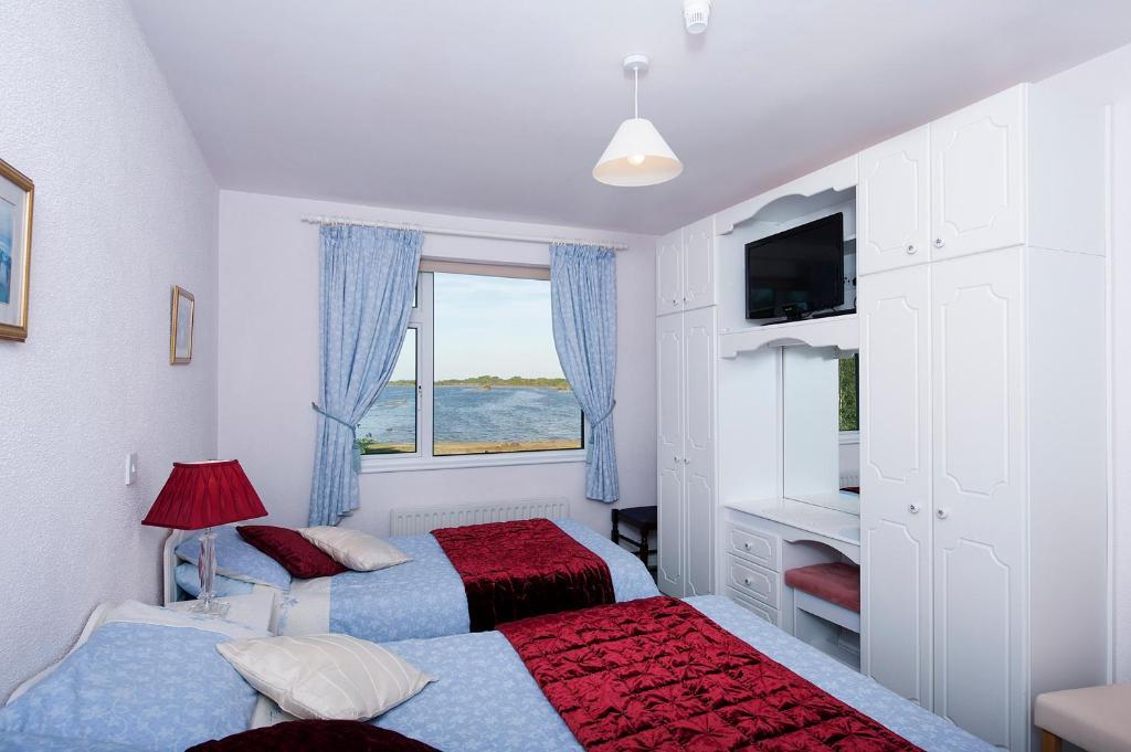 The Waterfront House Country Home Oughterard Cameră foto